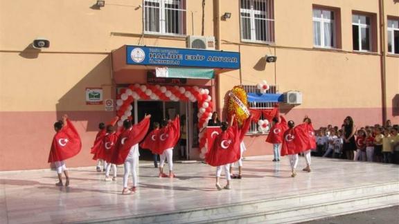 "İlköğretim Haftası, Halide Edip Adıvar İlkokulu´nda Kutlandı"