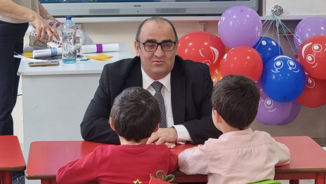 Azerbaycan Halk Cumhuriyeti 100. Yıl İlkokulu - Anaokulu Karne Günü