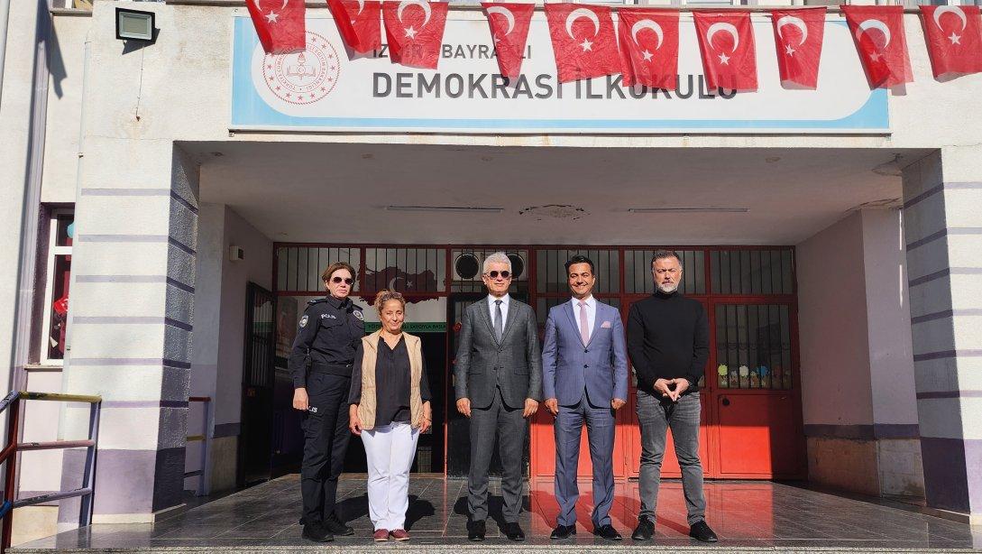 İzmir Vali Yardımcımız ve Bayraklı Kaymakam Vekilimiz Sn. Faik ARICAN'ın Demokrasi İlkokulu Ziyareti