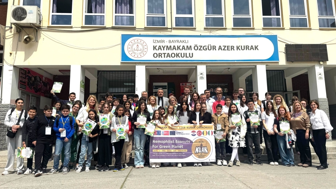 Bayraklıda Okullar Tatil mi?